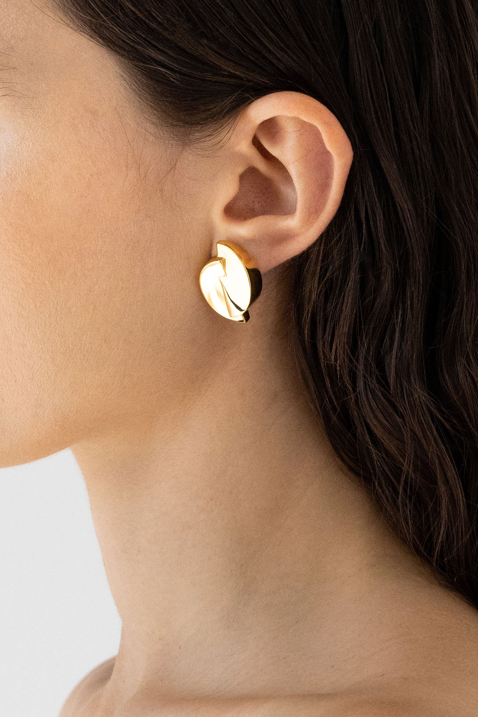 Flash Jewellery 1989 Earring 14k Gold On model close up