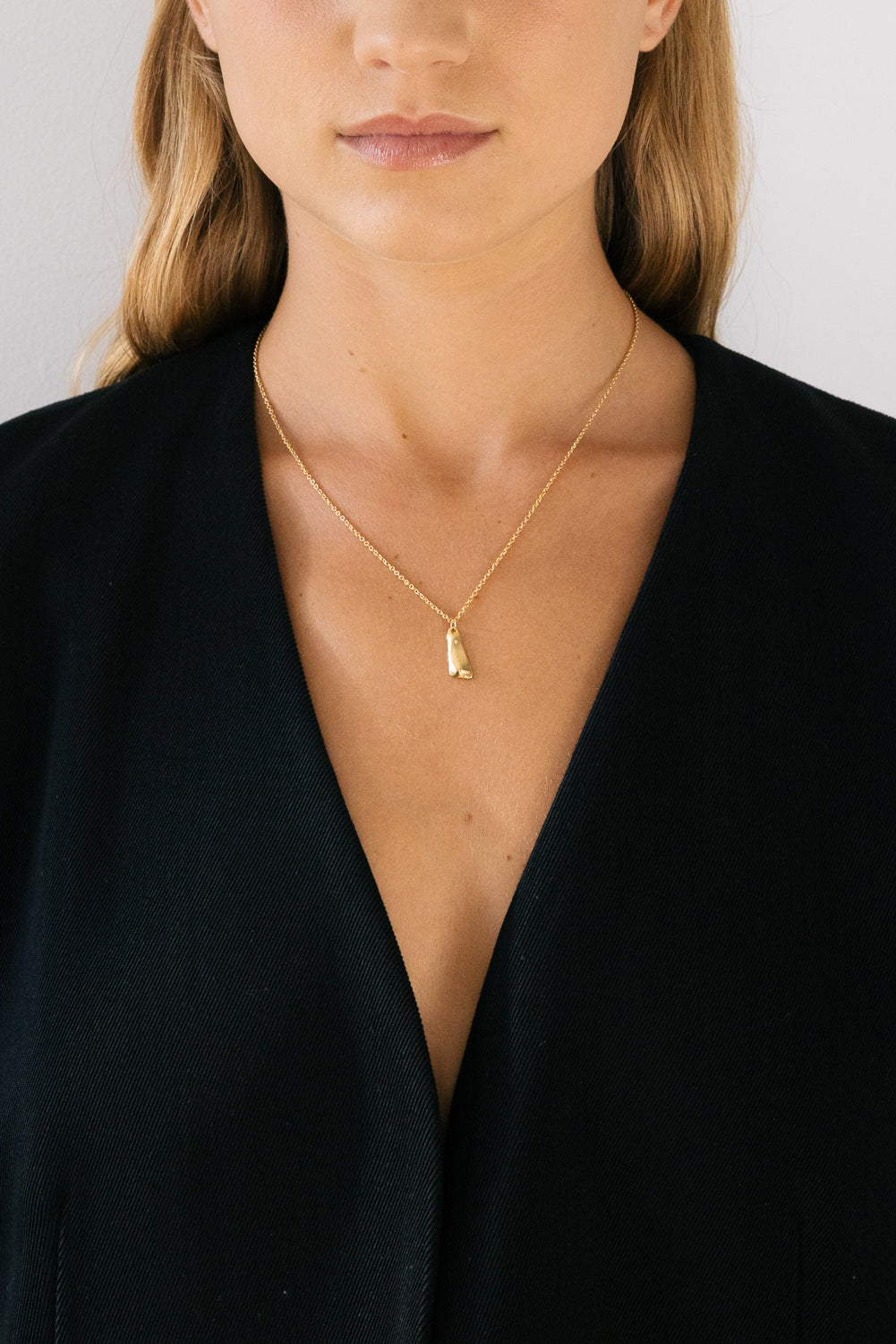 Solo Tag Pendant Necklace - Gold