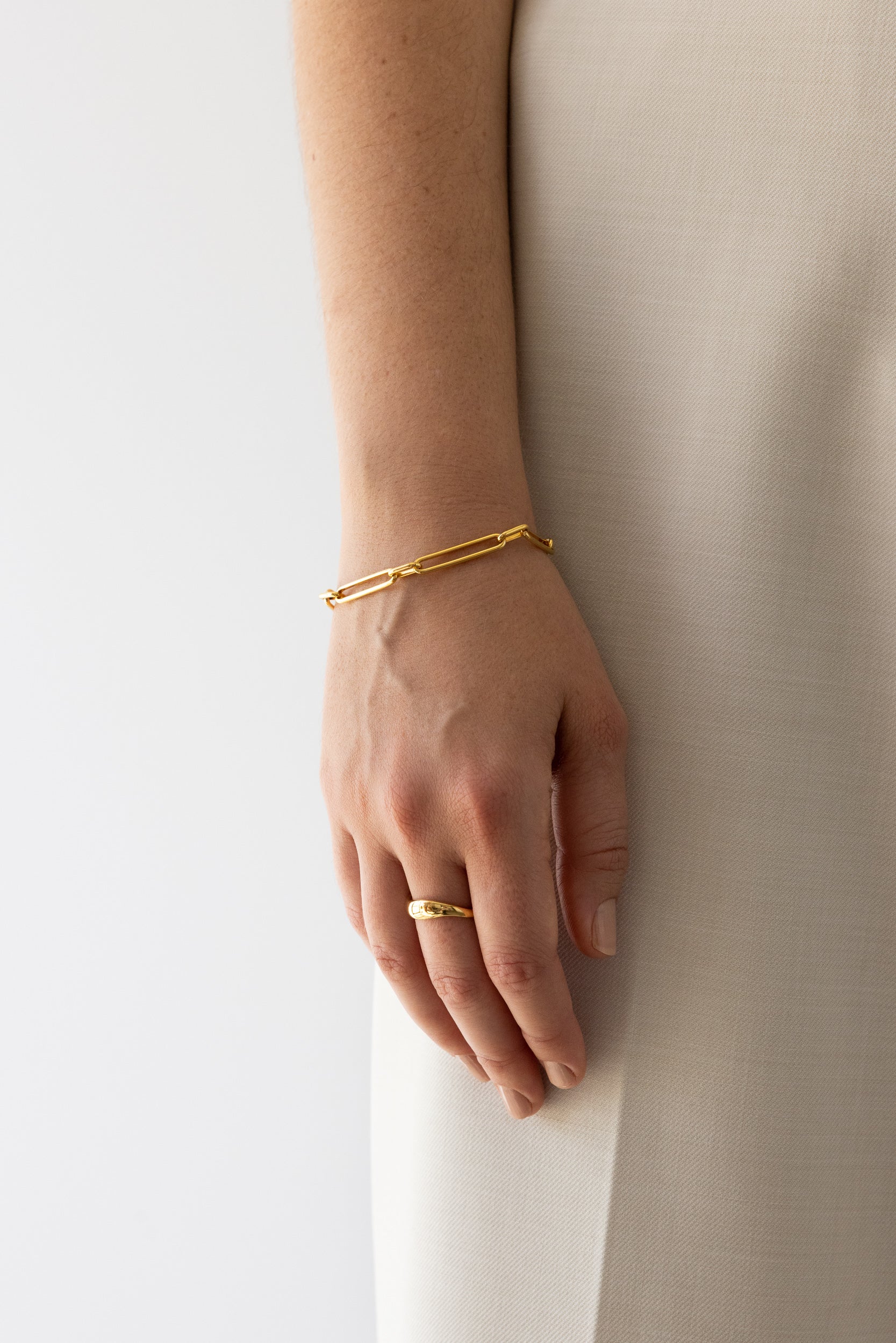 Flash Jewellery Fundamental Ring in 14k Gold Vermeil on model hand by side